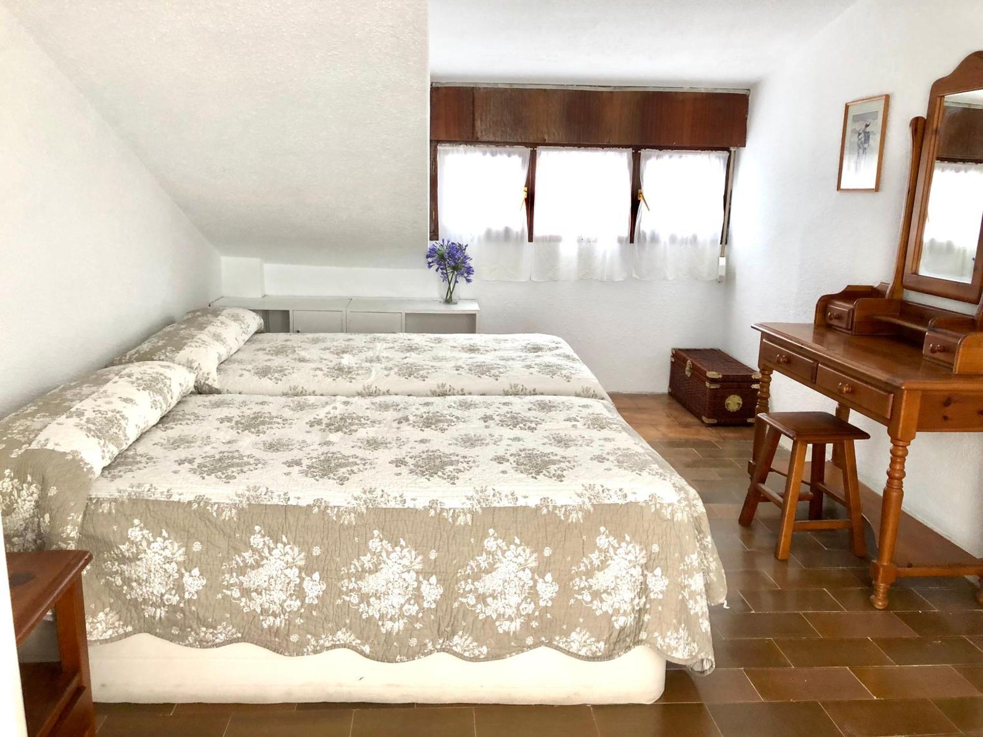 Chalet Al Lado De La Playa Con Piscina Privada, Jardin Y Barbacoa, Fronton, 6 Habitaciones 라레도 외부 사진