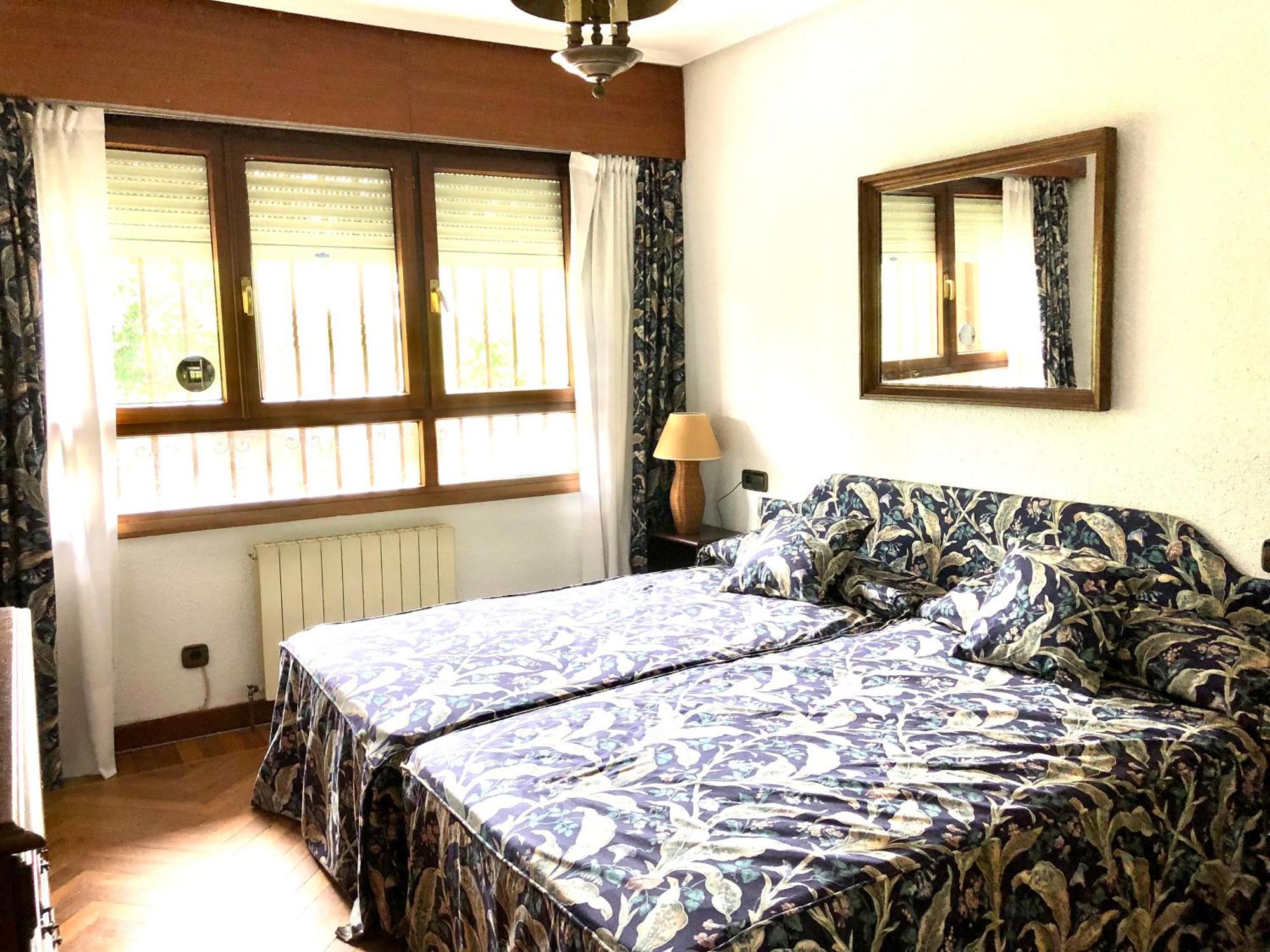 Chalet Al Lado De La Playa Con Piscina Privada, Jardin Y Barbacoa, Fronton, 6 Habitaciones 라레도 외부 사진